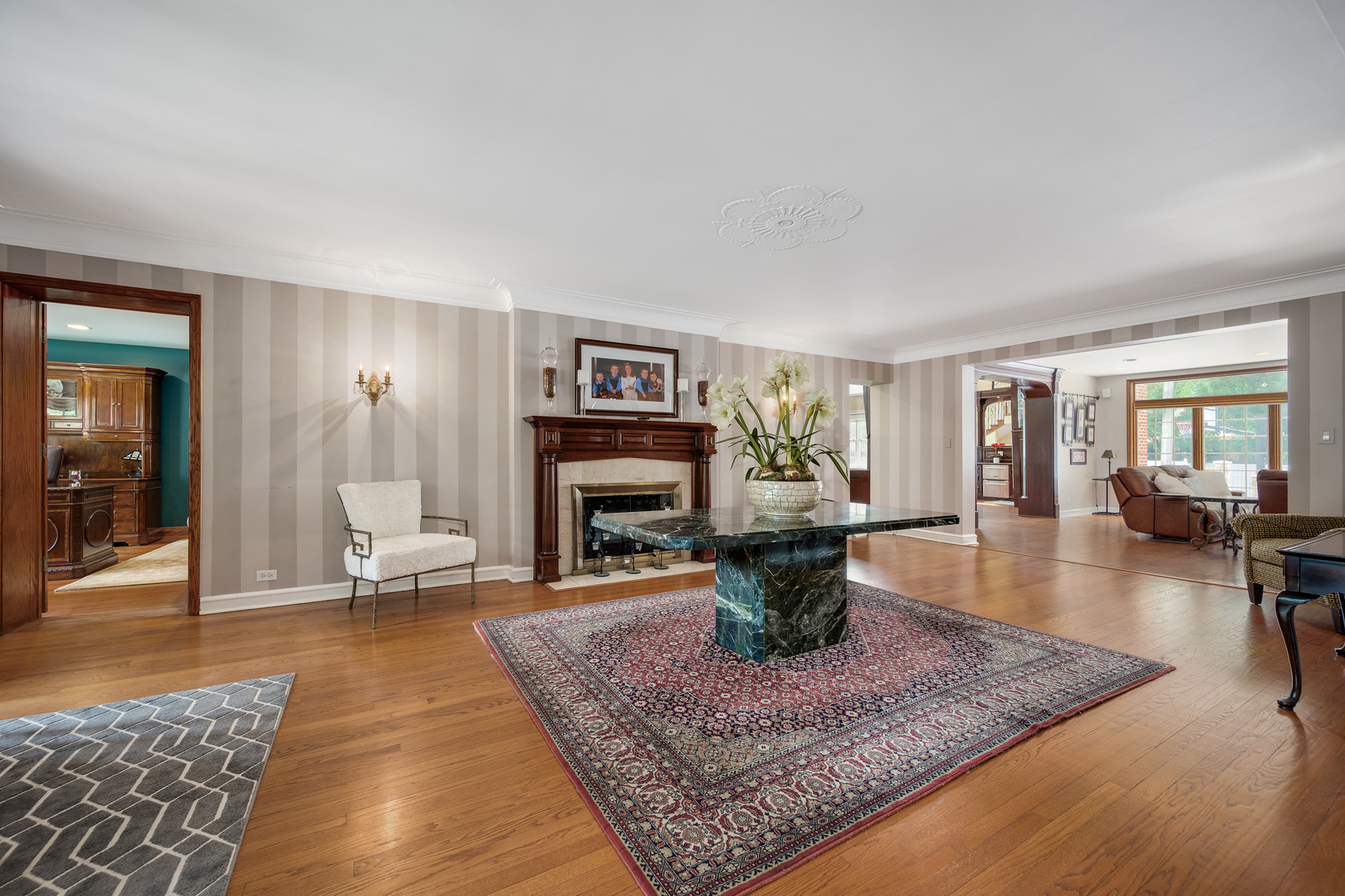 2851 West Rascher Avenue Chicago, IL 60625 - Photo 6 of 58