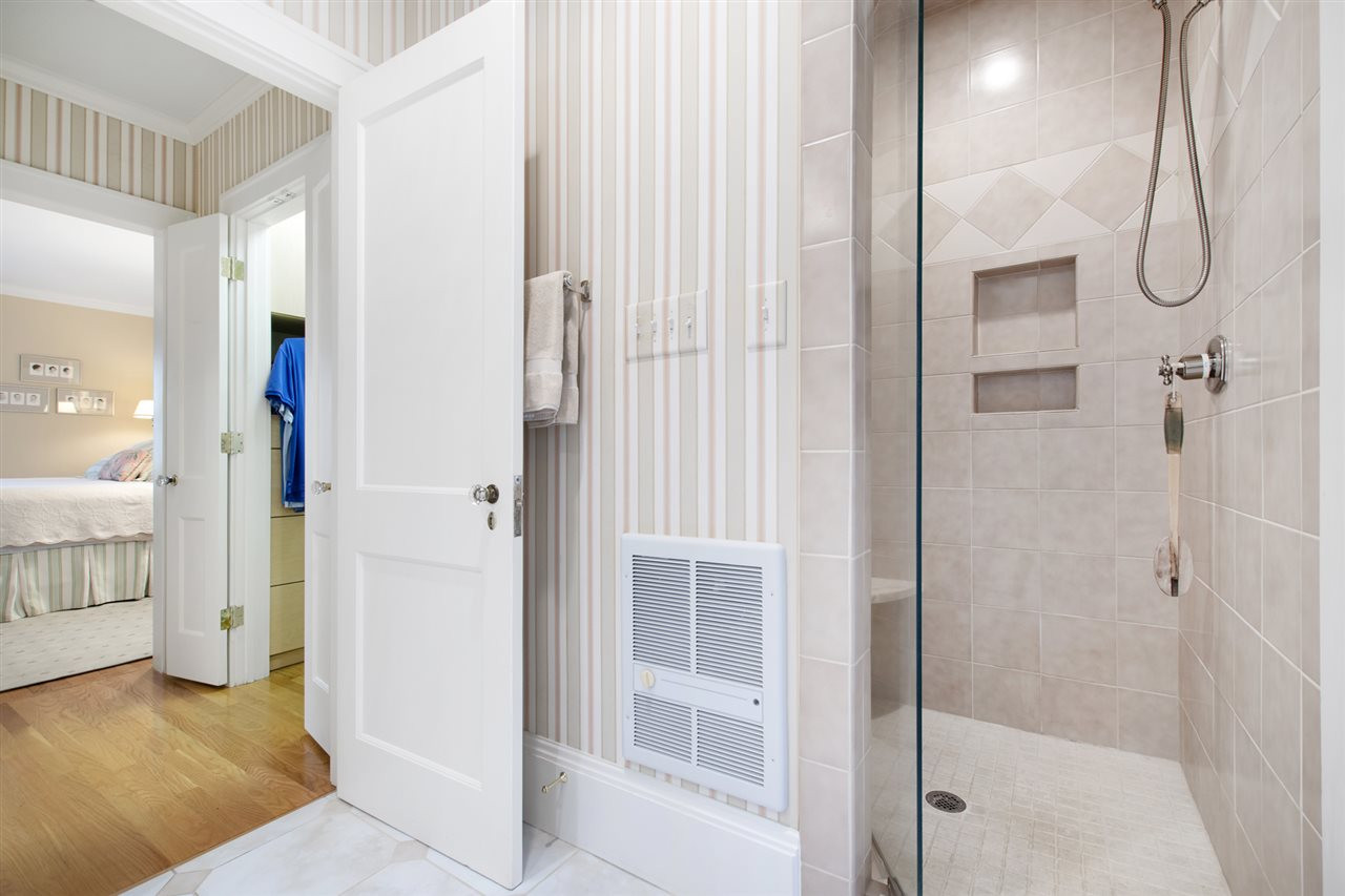 1536 Carr Street Raleigh, NC 27608 - Photo 20 of 30 Master Bath