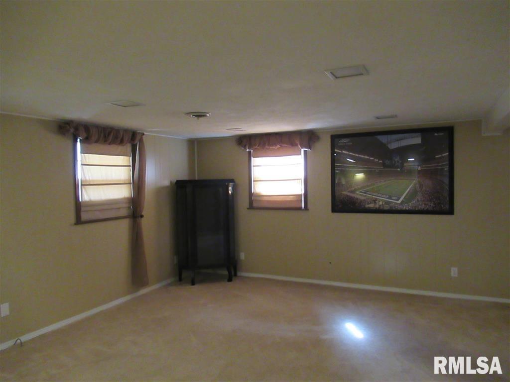 126 Collier Drive Springfield, IL 62704 - Photo 12 of 24 Gallery Image 12