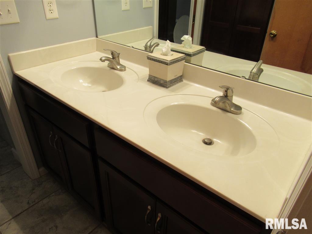 126 Collier Drive Springfield, IL 62704 - Photo 16 of 24 Gallery Image 16
