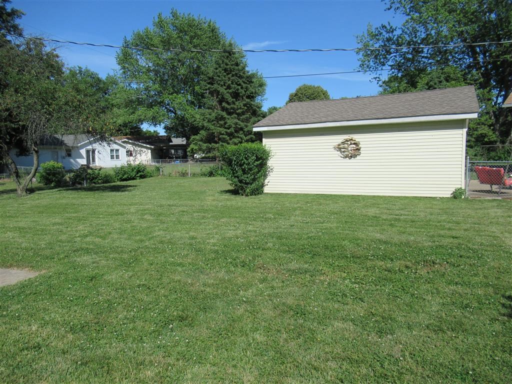 126 Collier Drive Springfield, IL 62704 - Photo 3 of 24 Gallery Image 3