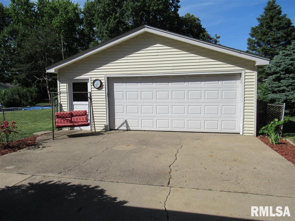 126 Collier Drive Springfield, IL 62704 - Photo 4 of 24 Gallery Image 4