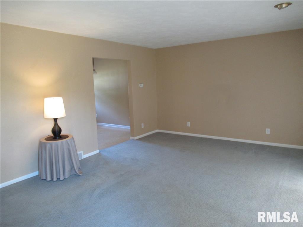 126 Collier Drive Springfield, IL 62704 - Photo 6 of 24 Gallery Image 6