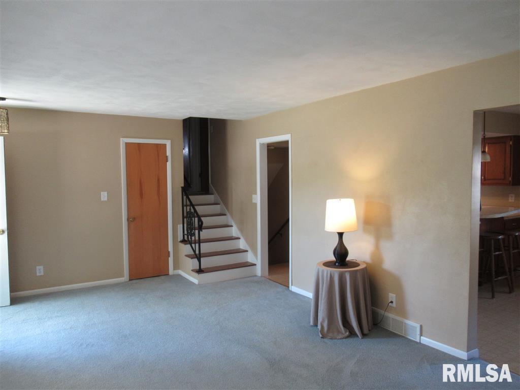 126 Collier Drive Springfield, IL 62704 - Photo 7 of 24 Gallery Image 7