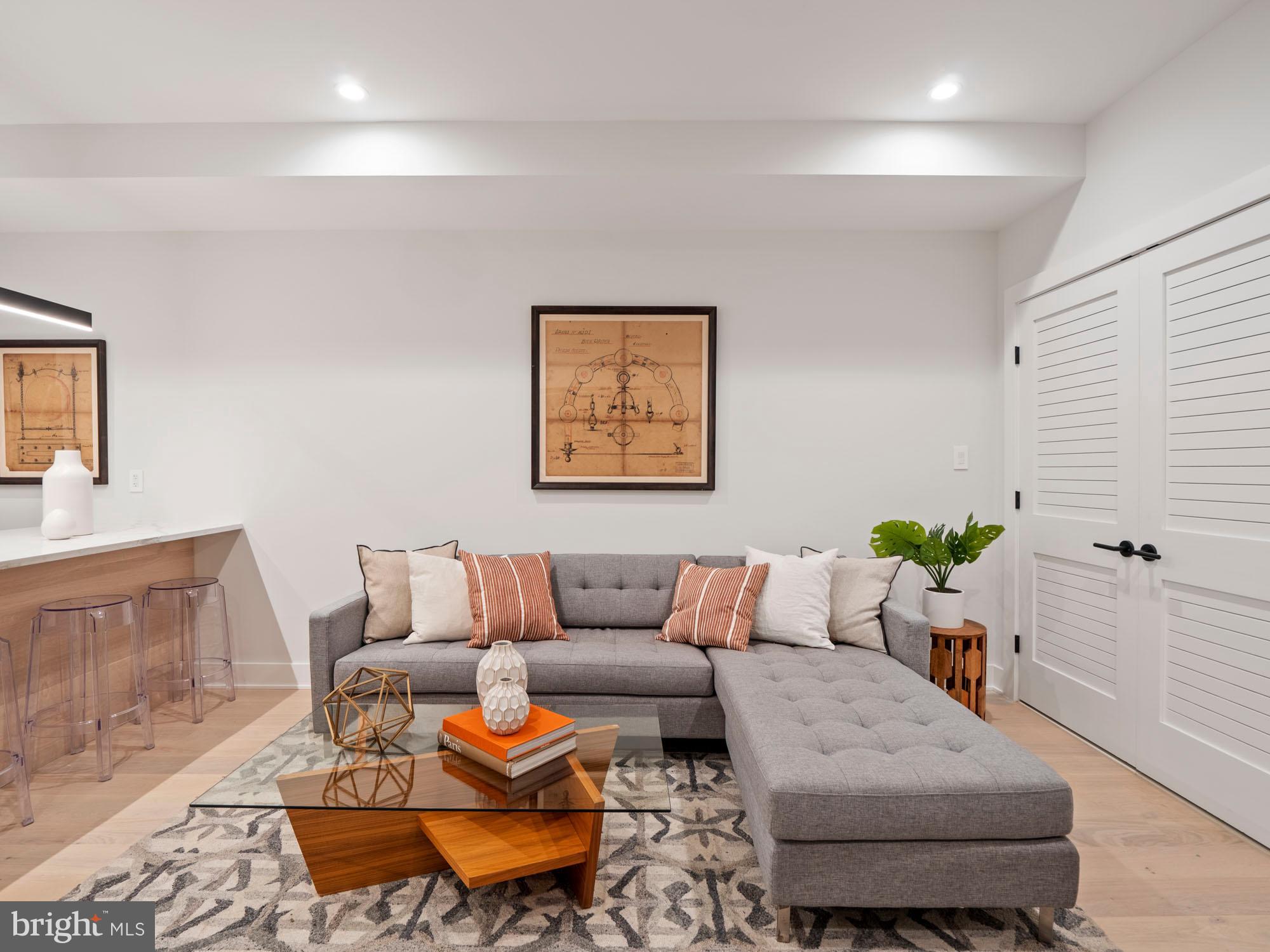 2466 Ontario Road Northwest, Unit T01 Washington, DC 20009 - Photo 3 of 18 Gallery Image 3