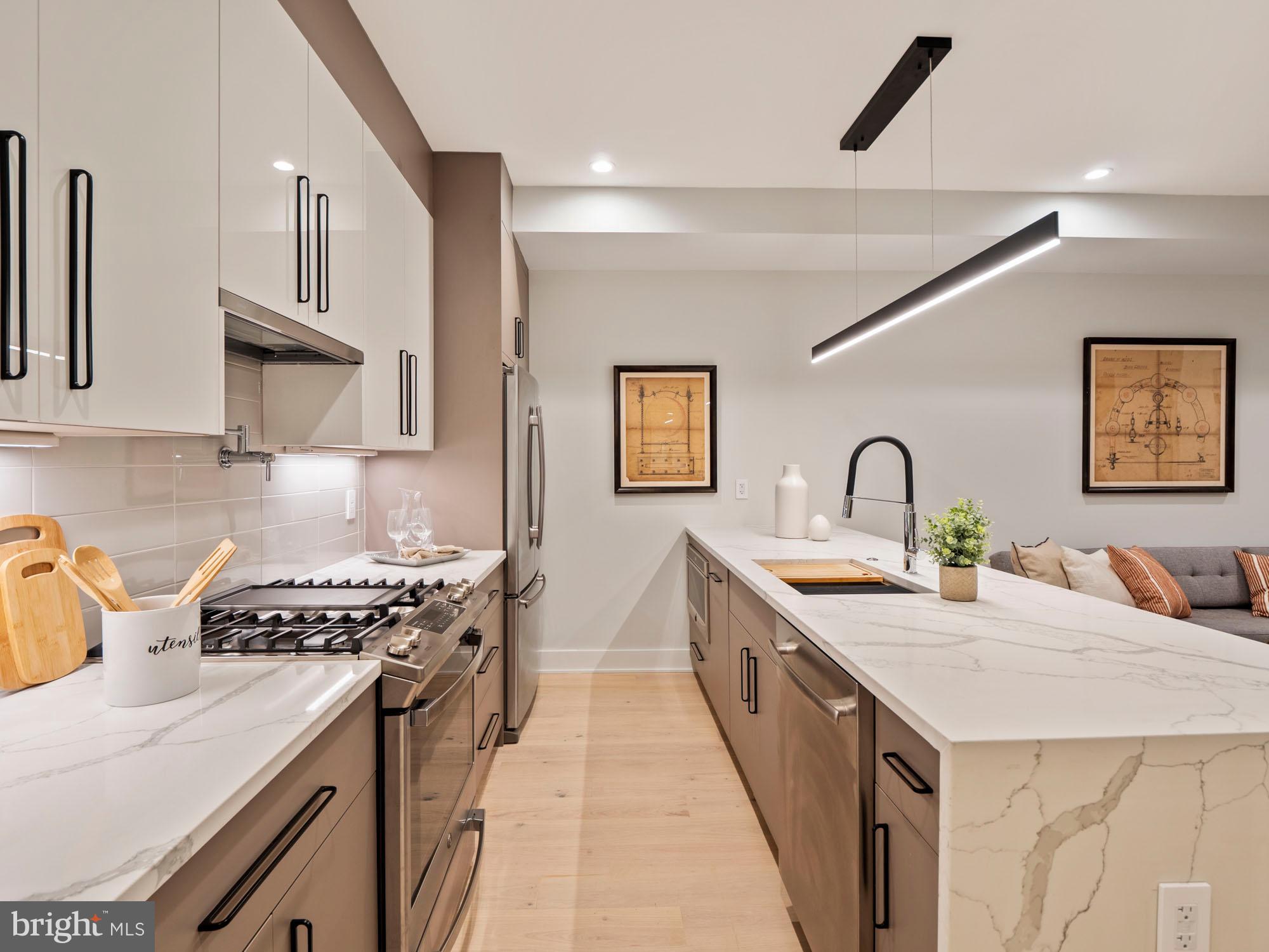 2466 Ontario Road Northwest, Unit T01 Washington, DC 20009 - Photo 6 of 18 Gallery Image 6