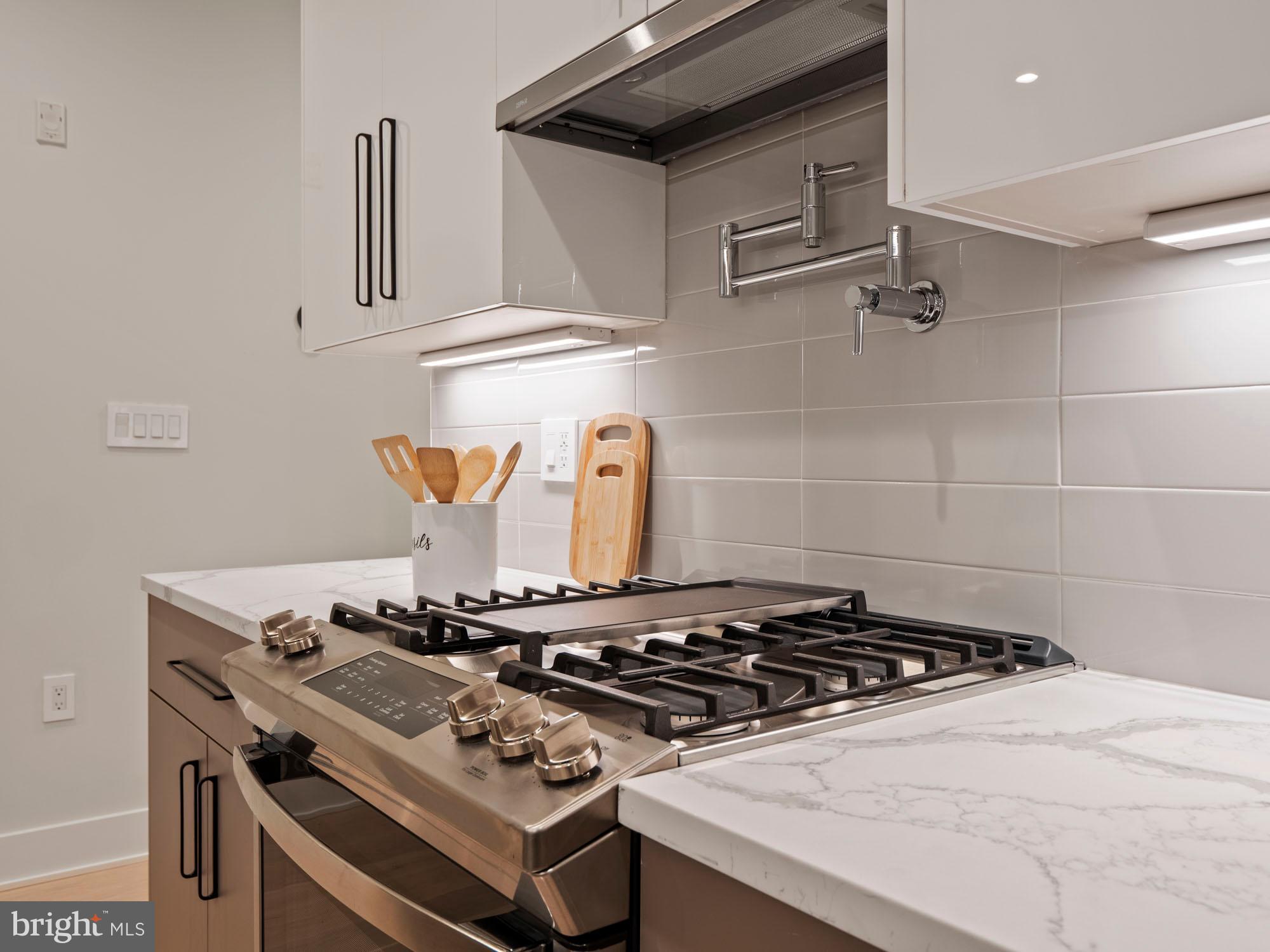 2466 Ontario Road Northwest, Unit T01 Washington, DC 20009 - Photo 7 of 18 Gallery Image 7