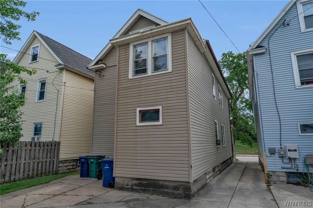 565 Military Road Buffalo, NY 14207 - Photo 2 of 48