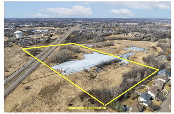 $699,900 | 17320 Highway 55, Plymouth, MN 55446