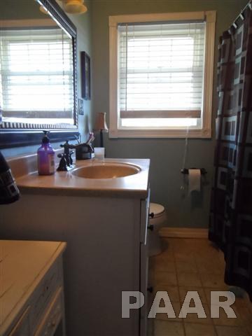 1914 California Road Pekin, IL 61554 - Photo 14 of 21 Gallery Image 14
