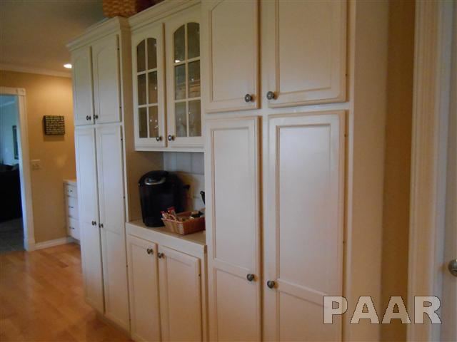 1914 California Road Pekin, IL 61554 - Photo 7 of 21 Gallery Image 7