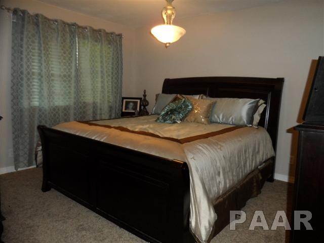 1914 California Road Pekin, IL 61554 - Photo 10 of 21 Gallery Image 10