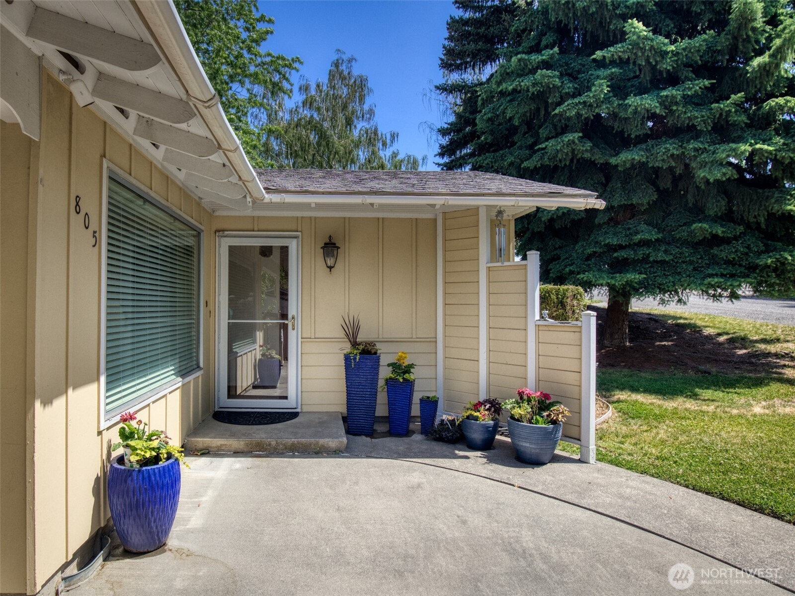 805 East Spring Street Dayton, WA 99328 - Photo 25 of 33