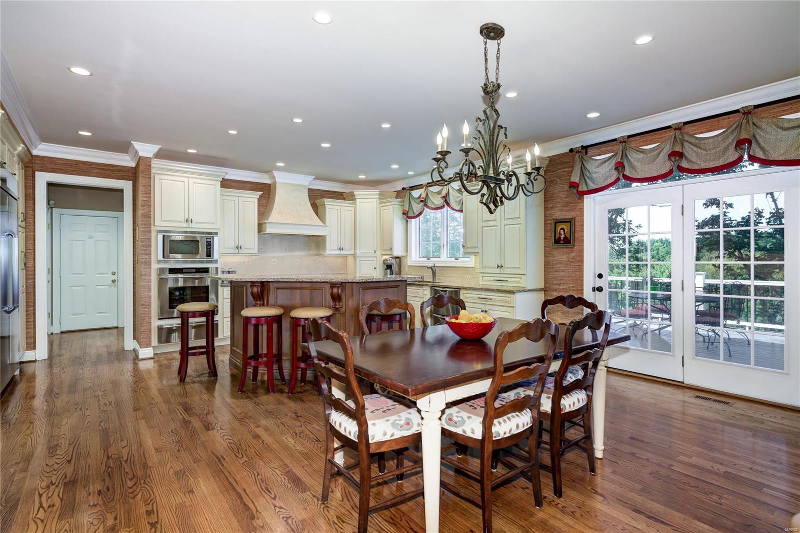 2009 Hunters Field Road Kirkwood, MO 63122 - Photo 12 of 49 Gallery Image 12