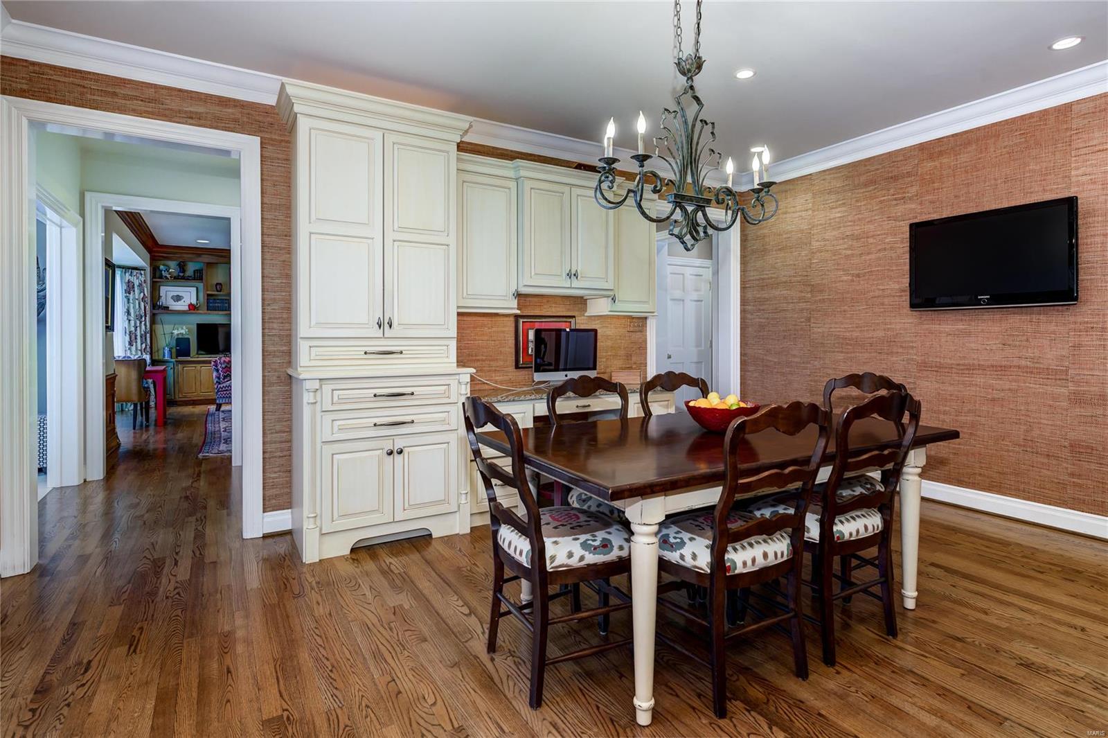 2009 Hunters Field Road Kirkwood, MO 63122 - Photo 14 of 49 Gallery Image 14