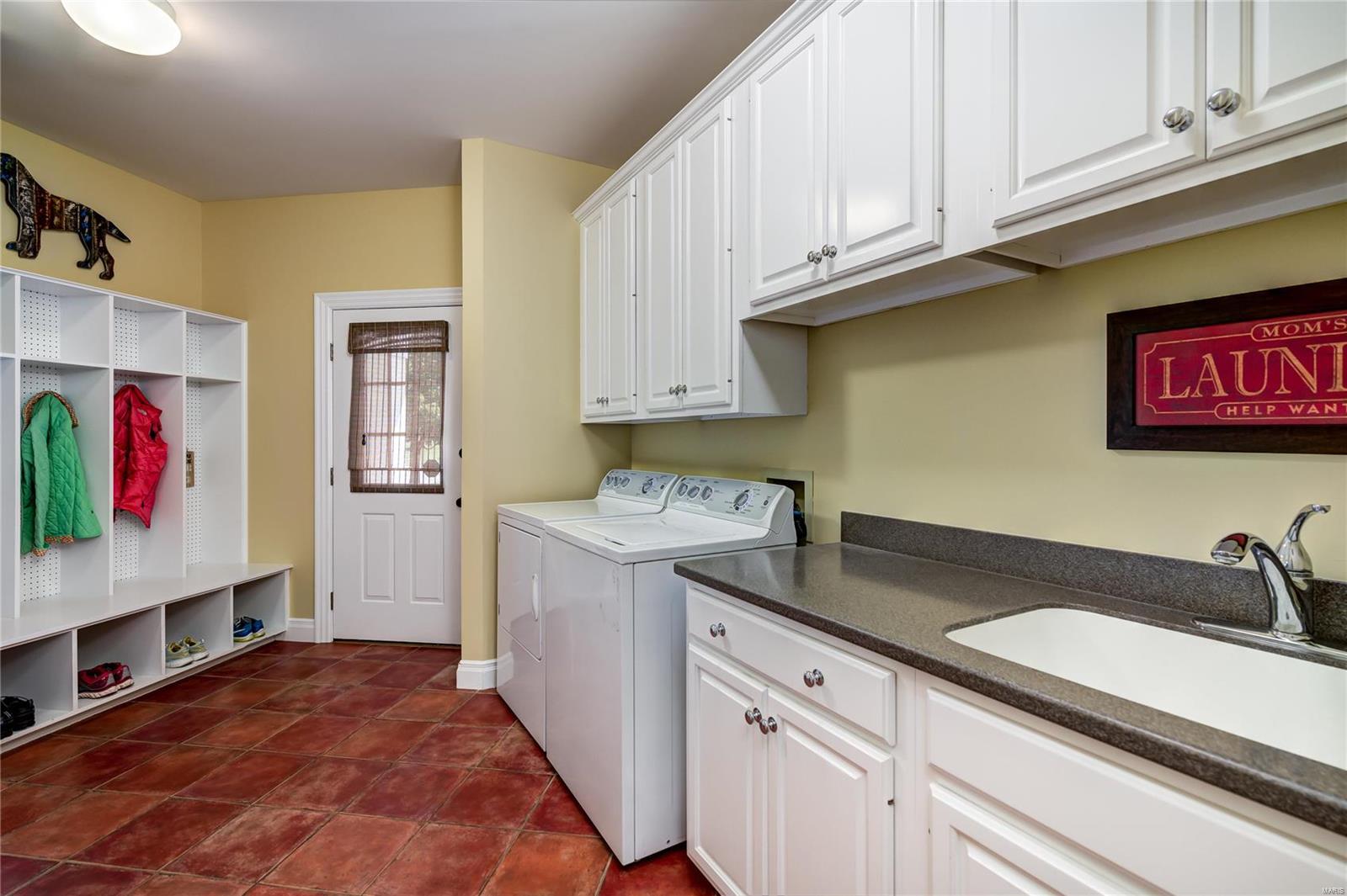2009 Hunters Field Road Kirkwood, MO 63122 - Photo 22 of 49 Gallery Image 22