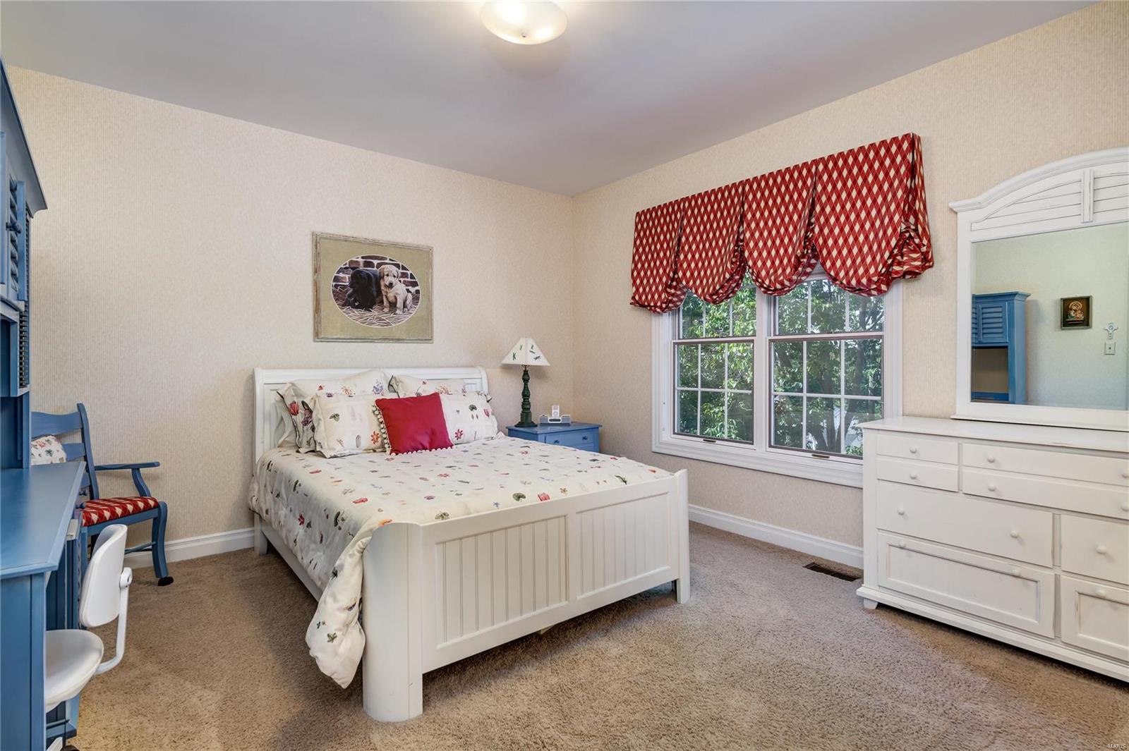 2009 Hunters Field Road Kirkwood, MO 63122 - Photo 30 of 49 Gallery Image 30