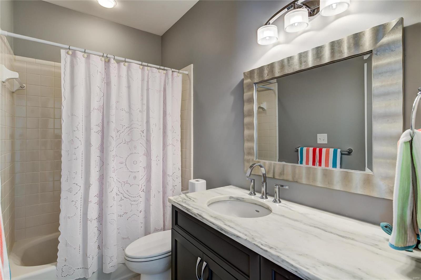 2009 Hunters Field Road Kirkwood, MO 63122 - Photo 32 of 49 Gallery Image 32