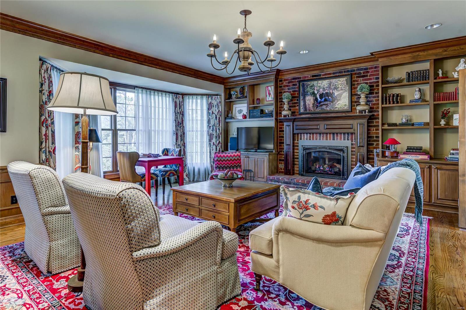 2009 Hunters Field Road Kirkwood, MO 63122 - Photo 5 of 49 Gallery Image 5