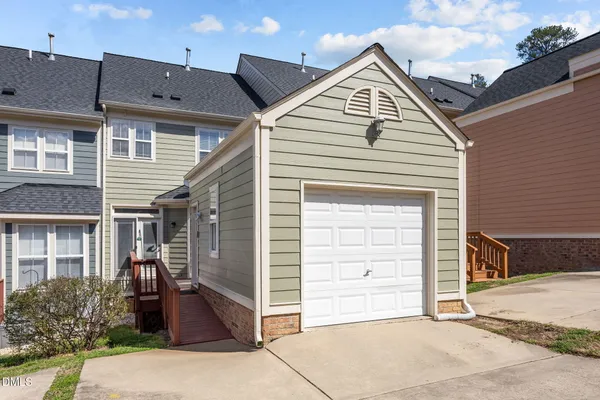 $2,100 | 448 Heritage Village Lane, Apex, NC 27502