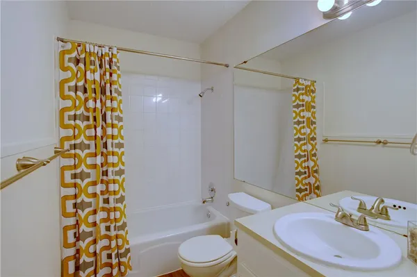 $1,095 | 816 West N Loop Boulevard, Unit 106, Austin, TX 78756