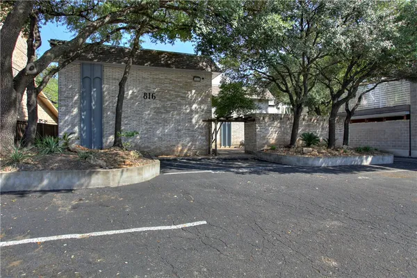 $1,095 | 816 West N Loop Boulevard, Unit 106, Austin, TX 78756