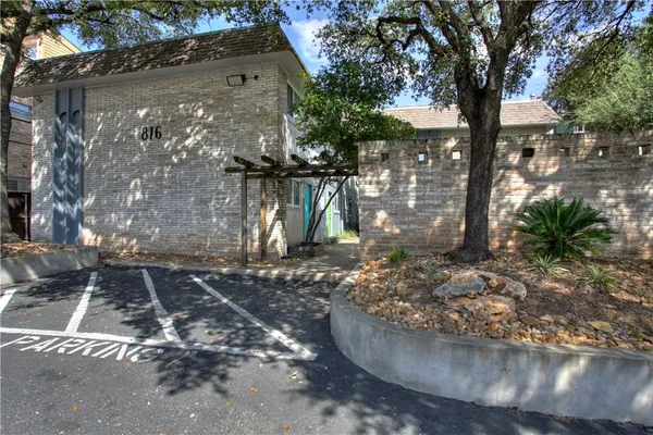 $1,095 | 816 West N Loop Boulevard, Unit 106, Austin, TX 78756