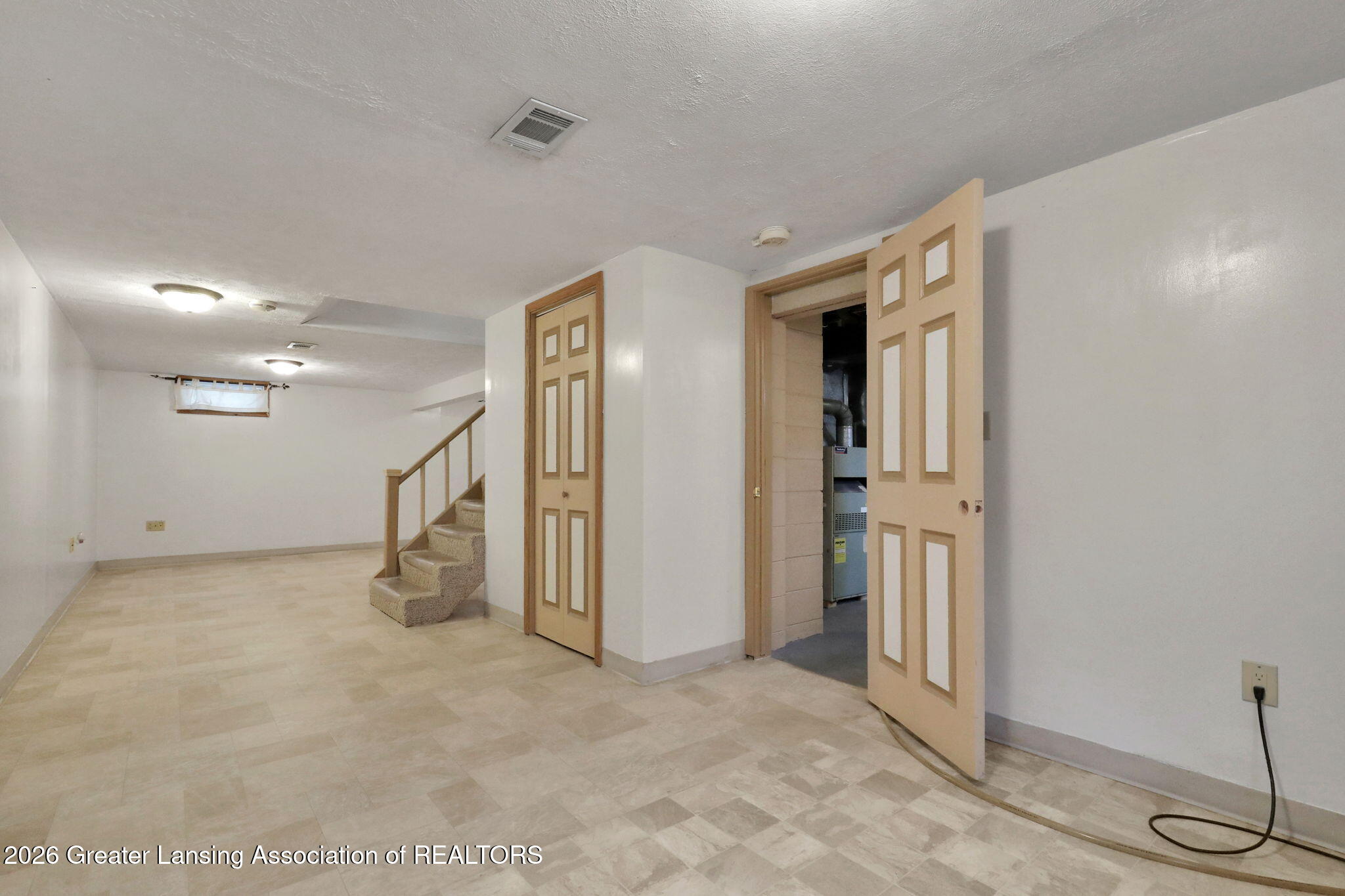 2525 Bedford Road Lansing, MI 48911 - Photo 22 of 31