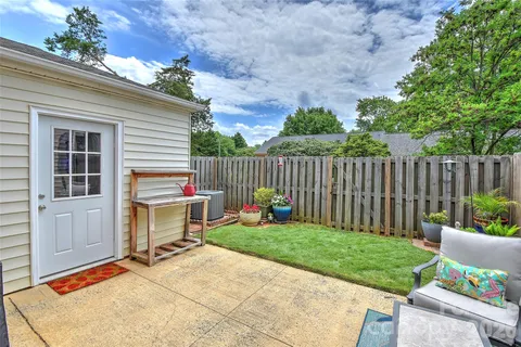$300,000 | 8333 Knights Bridge Road, Charlotte, NC 28210