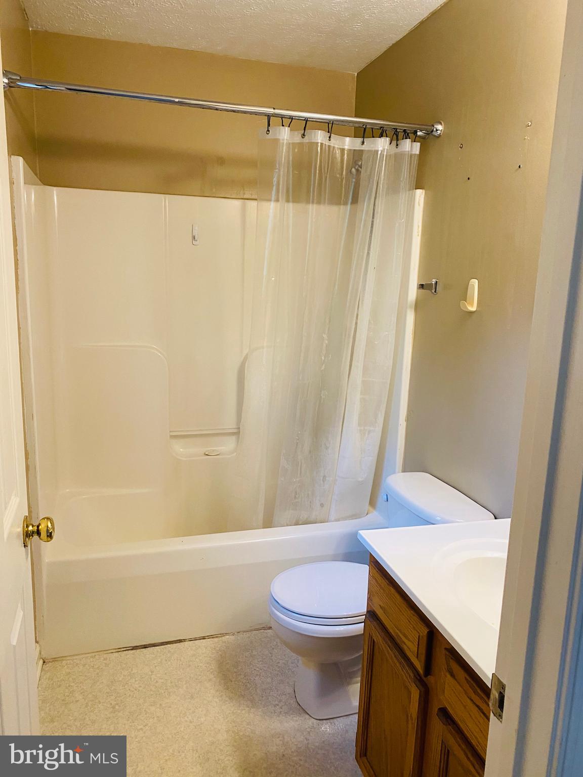 271 Cliff Road Linden, VA 22642 - Photo 21 of 26 owners full bath