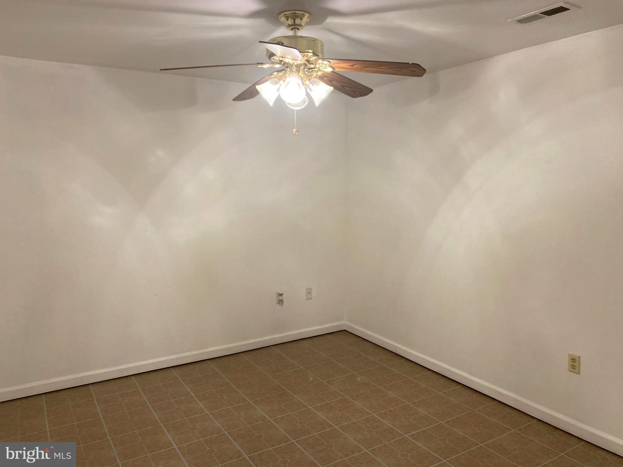 271 Cliff Road Linden, VA 22642 - Photo 24 of 26 Lower level finished room