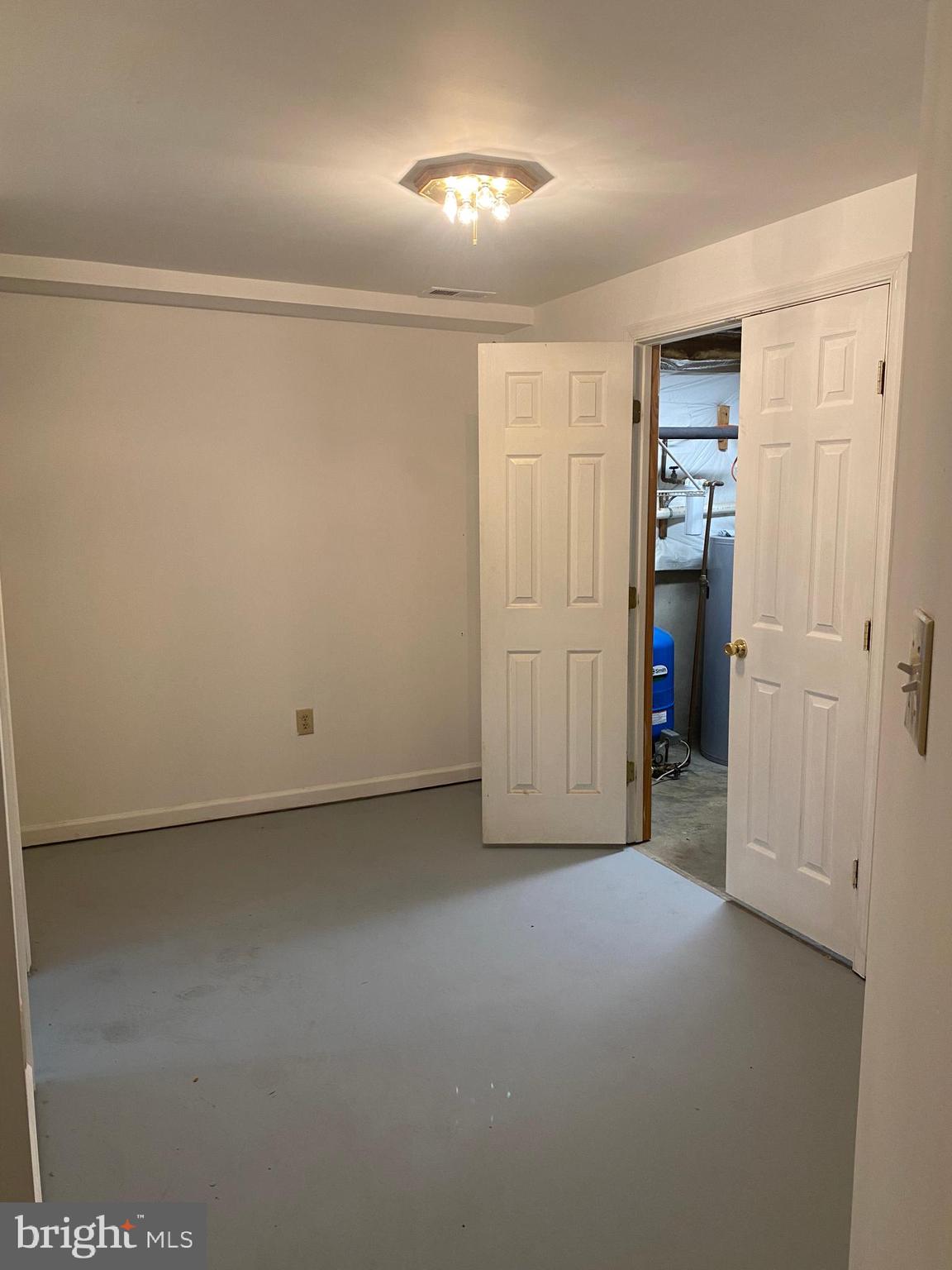 271 Cliff Road Linden, VA 22642 - Photo 25 of 26 Lower level room and mechanical/ laundry