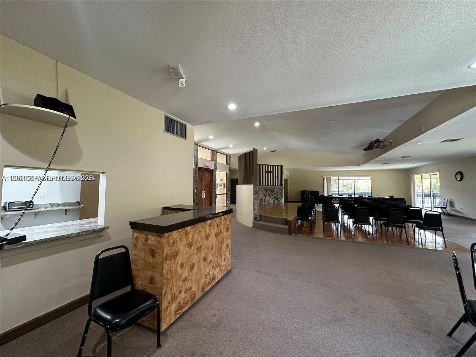 601 Ives Dairy Road, Unit 4018 Miami, FL 33179 - Photo 39 of 61
