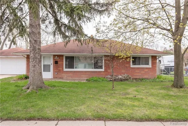 $1,600 | 31733 Kathryn Street, Garden City, MI 48135