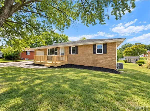 $205,000 | 5424 Humbert Road, Alton, IL 62002