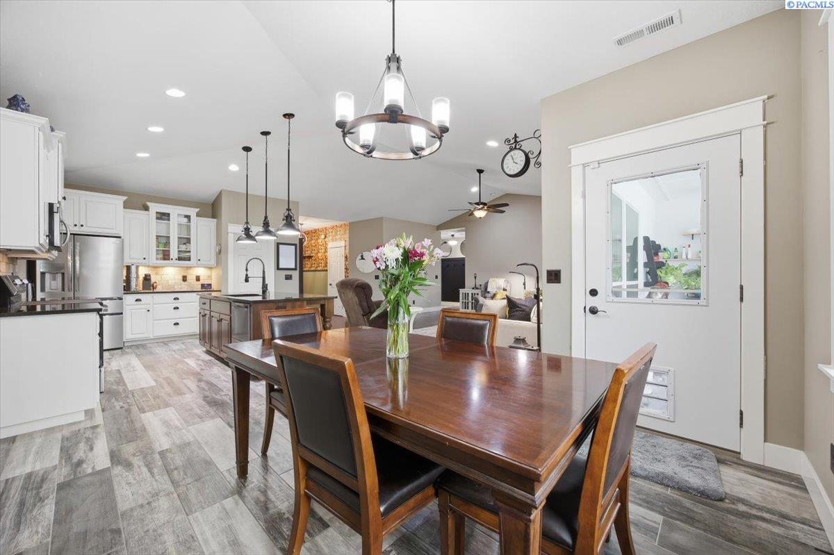 74203 East Reata Road Kennewick, WA 99338 - Photo 10 of 50 Gallery Image 10