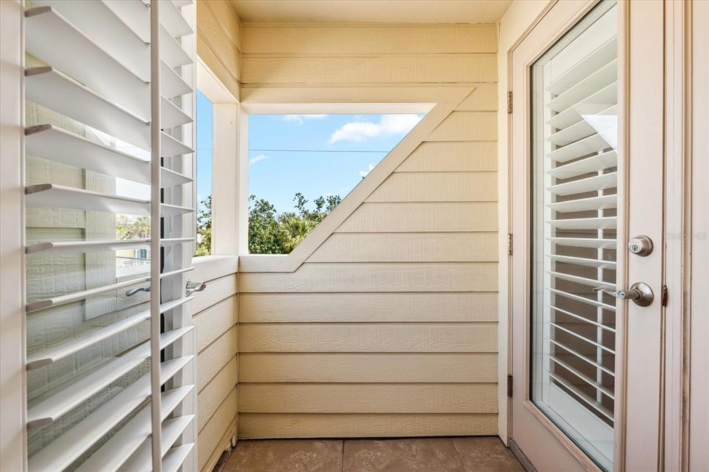 548 Beach Road, Unit 540A Sarasota, FL 34242 - Photo 30 of 77 a view of entryway with shower
