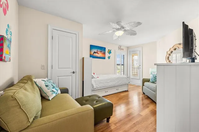 a view of a pathway with a yard