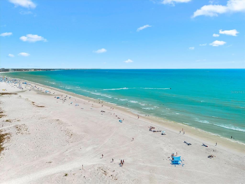 548 Beach Road, Unit 540A Sarasota, FL 34242 - Photo 45 of 77