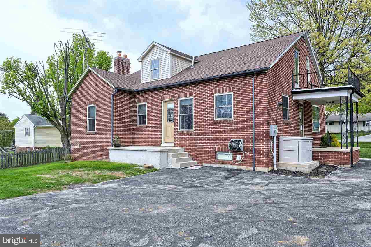 2331 Grandview Road Hanover, PA 17331 - Photo 3 of 32