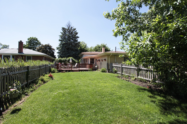 1605 East Frederick Street Arlington Heights, IL 60004 - Photo 3 of 16