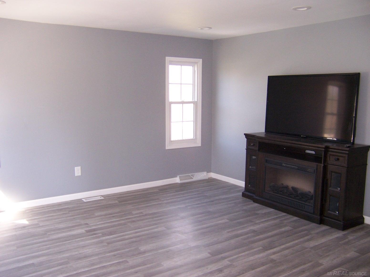 11172 Dunn Road Memphis, MI 48041 - Photo 4 of 13