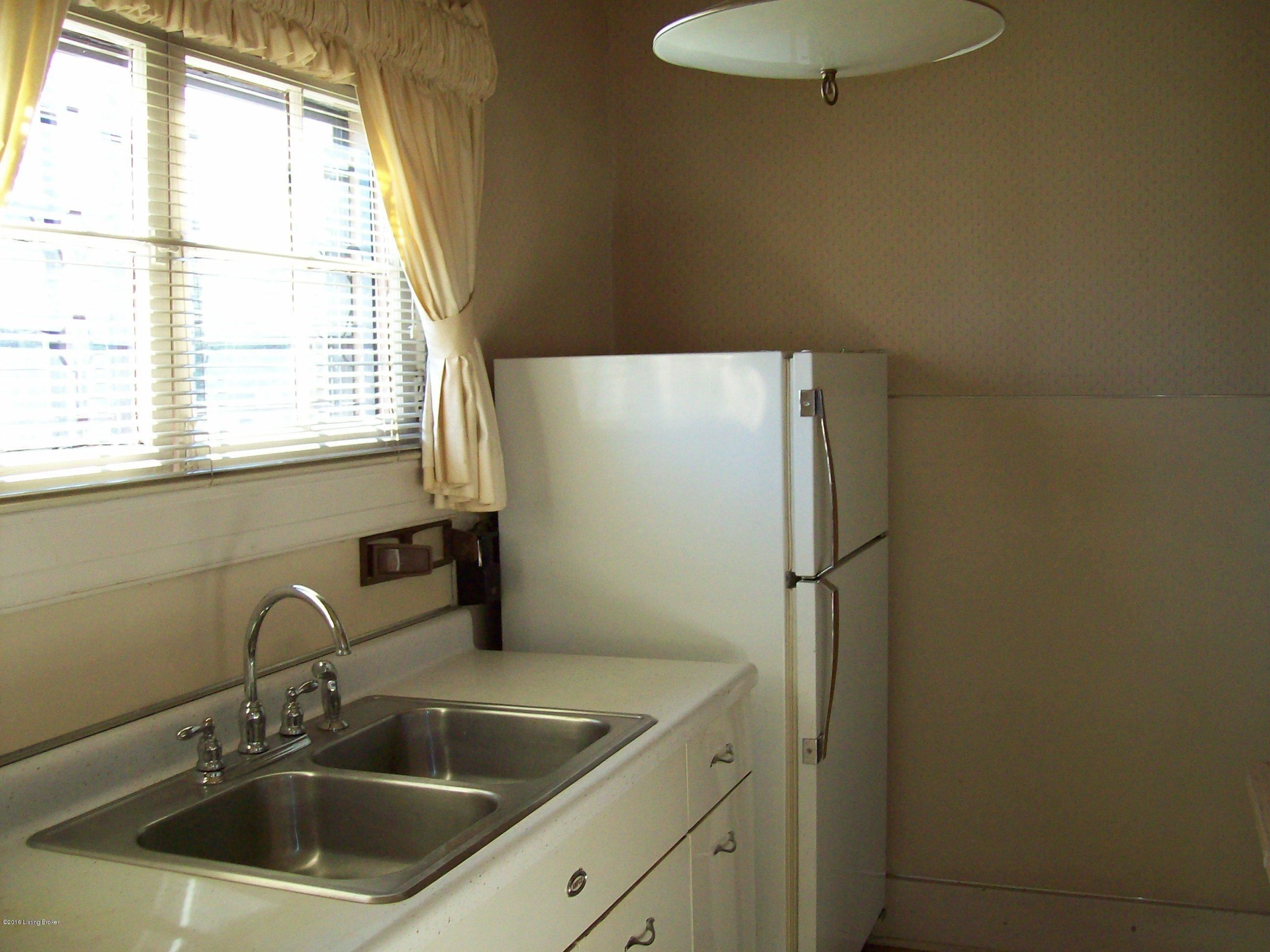 800 Reading Road Louisville, KY 40217 - Photo 7 of 29 Reading (12)