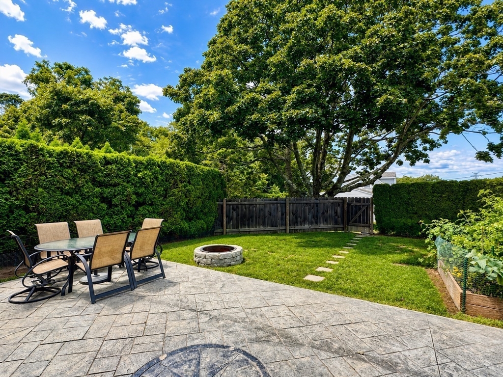 1759 Stafford Road Fall River, MA 02721 - Photo 4 of 17 Gallery Image 4