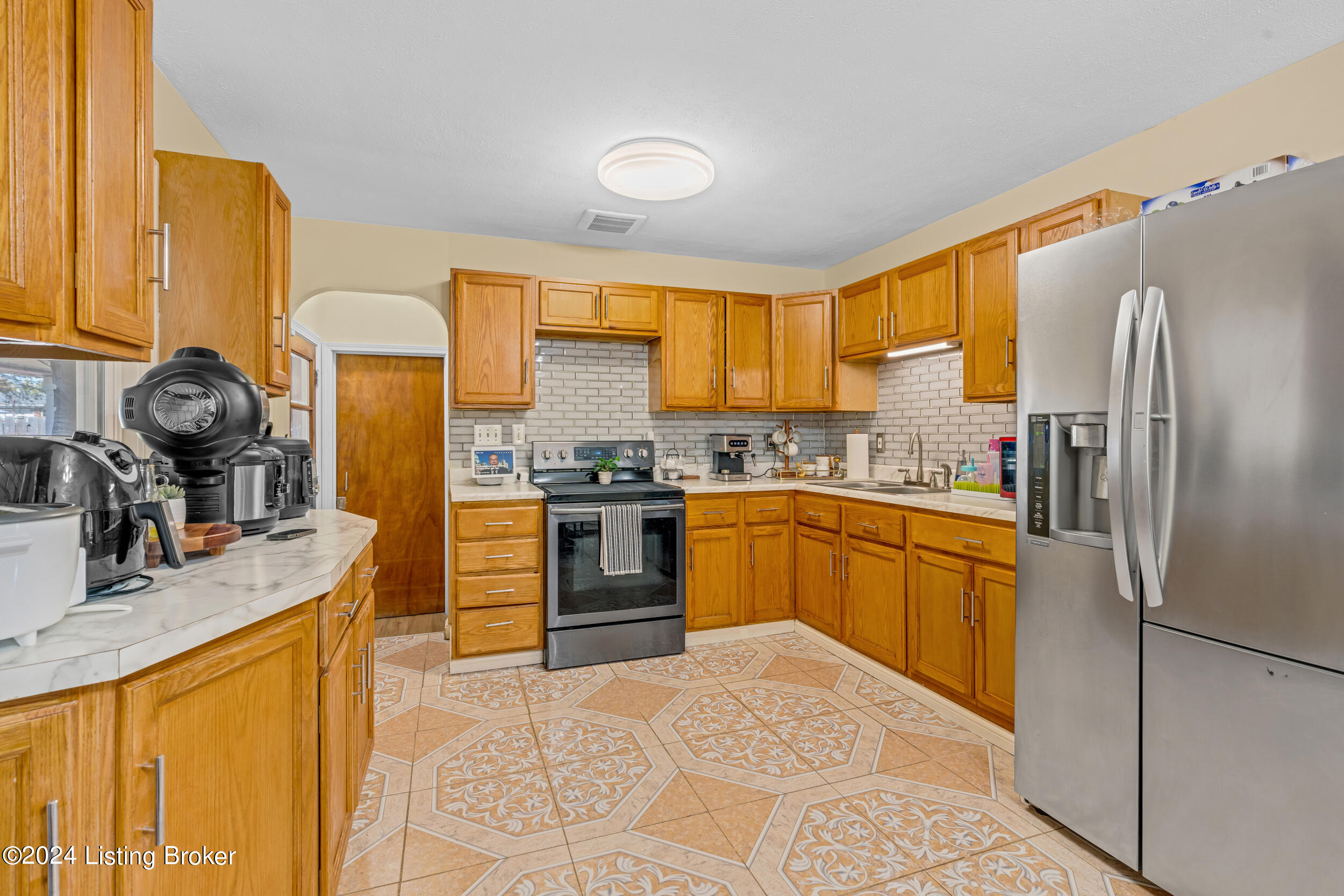 3318 Janell Road Louisville, KY 40216 - Photo 9 of 32 dsc08042