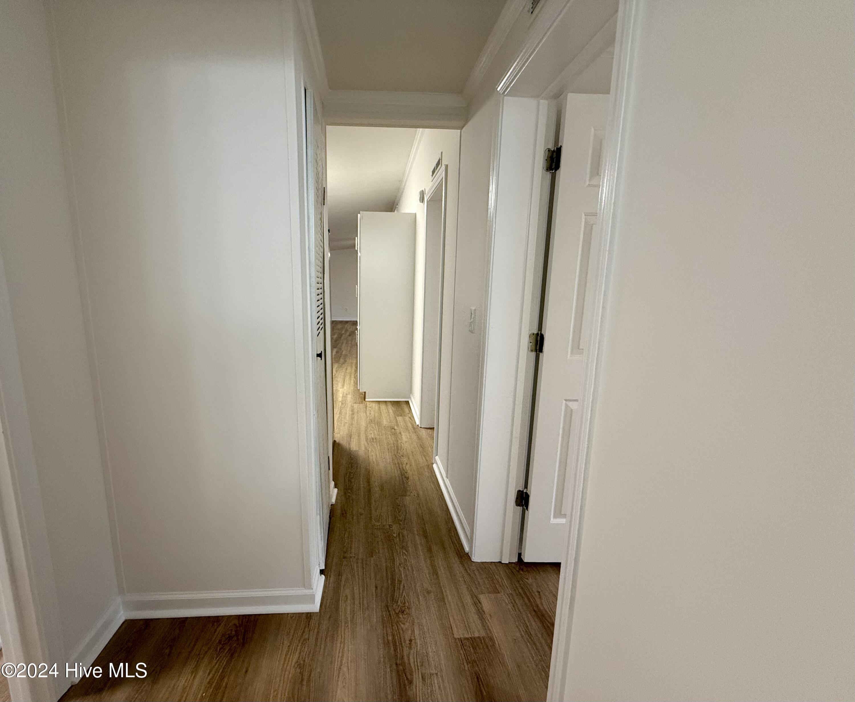 930 Willis Neck Road Vanceboro, NC 28586 - Photo 18 of 28 Hallway