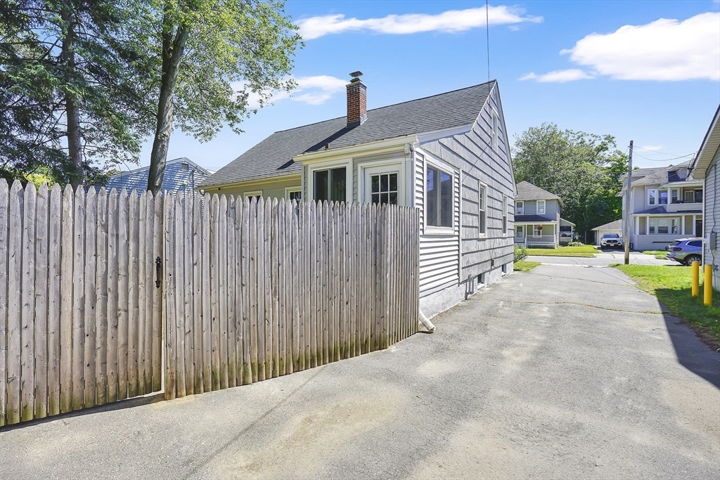 267 Connecticut Avenue Springfield, MA 01104 - Photo 32 of 41
