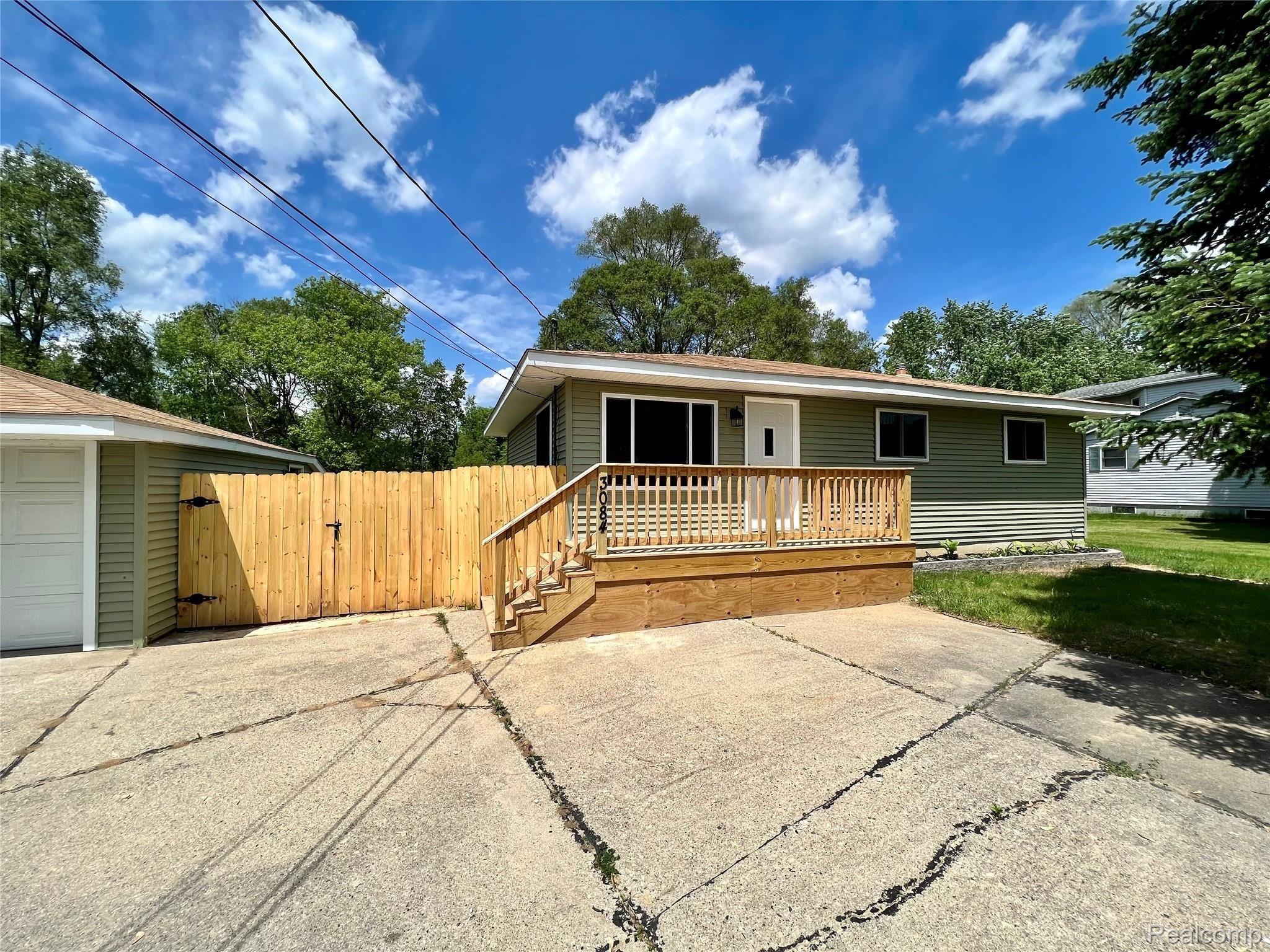 3084 Reeder Road Clarkston, MI 48346 - Photo 2 of 35 tempImageaamSAc.jpg