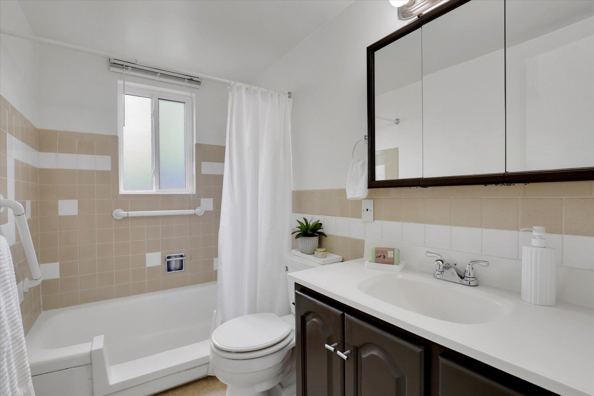 250 North Raymond Road, Unit B2 Spokane Valley, WA 99206 - Photo 5 of 48 Gallery Image 5