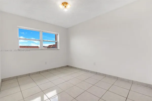 $2,225 | 6130 West 19th Avenue, Unit 305, Hialeah, FL 33012